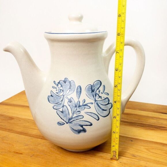 Pfaltzgraff Yorktowne Vintage Ceramic Coffee Pitcher with Lid - Picture 8 of 8